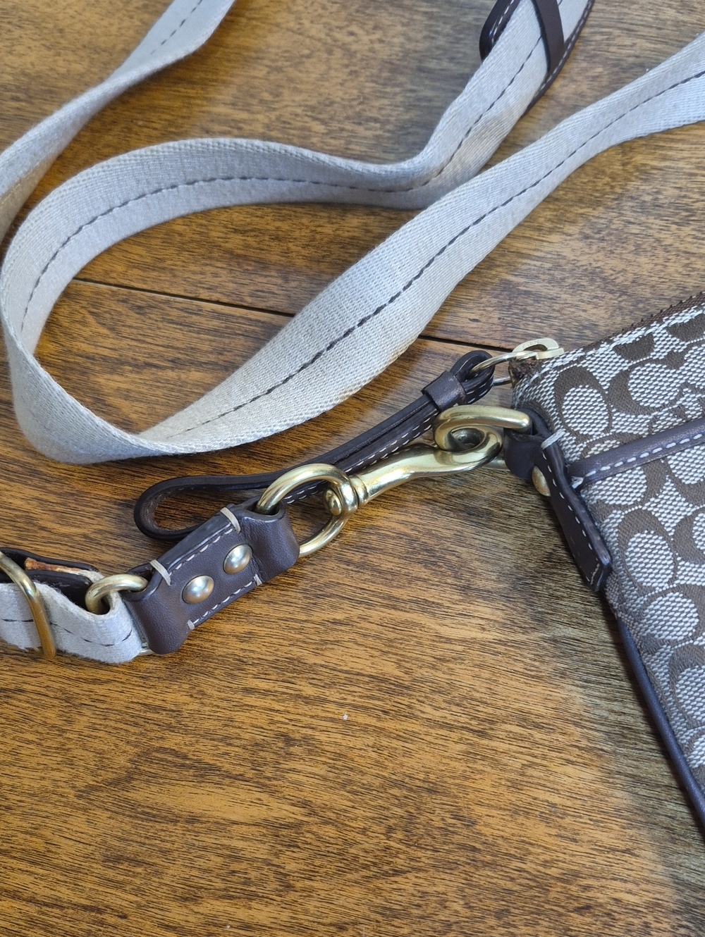 COACH Signature Pattern Jacquard 'Swingpack' Crossbody Shoulder Bag - Picture 6 of 17